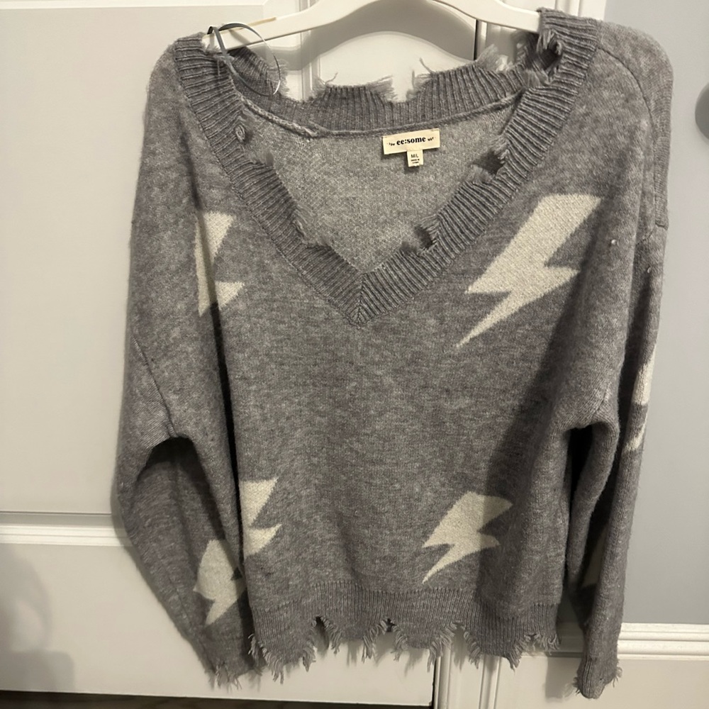 V-Beck lightning sweater